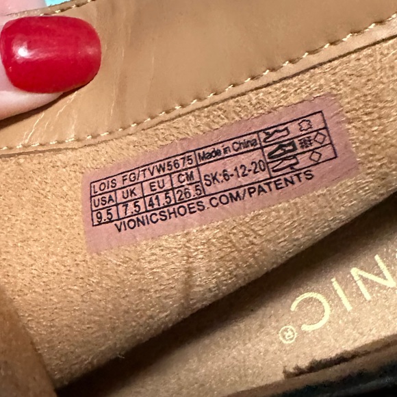 Vionic Boots - Picture 5 of 6